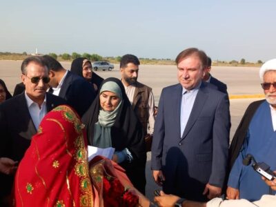 خانم وزیر وارد بوشهر شد