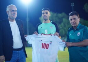 پیراهن «۱۰۰» بر تن طارمی+عکس