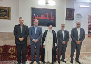نشست استاندار و نمایندگان استان به میزبانی آیت الله حسینی بوشهری + عکس