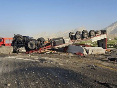 خواب پشت فرمان، تریلی را در محور کنگان–بوشهر واژگون کرد