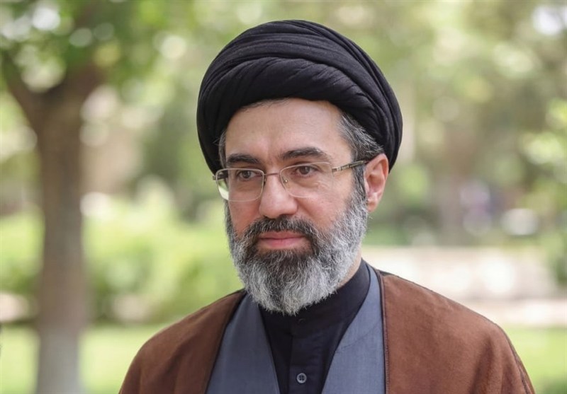 عهد میبندیم که انتقام خون امام شهید را از قاتلین جنایتکار بگیریم عهد میبندیم که انتقام خون امام شهید را از قاتلین جنایتکار بگیریم
