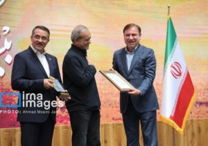قدردانی از استاندار بوشهر توسط رئیس جمهور+عکس