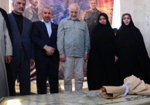 حضور قالیباف بر مزار رئیسعلی دلواری+عکس