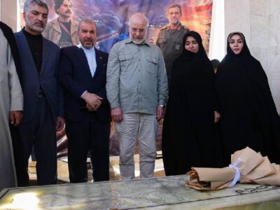 حضور قالیباف بر مزار رئیسعلی دلواری+عکس